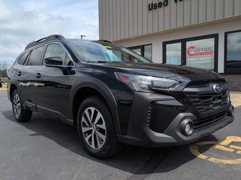 Used 2023 Subaru Outback Premium AWD/4WD image 2