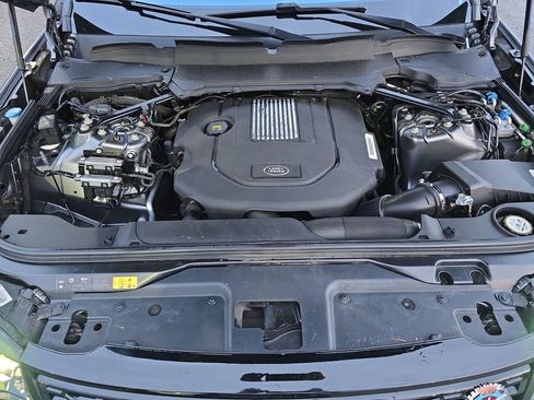 Used 2017 Land Rover Discovery HSE image 36