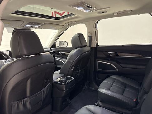 Used 2022 Kia Telluride EX w/ EX Premium Package image 29