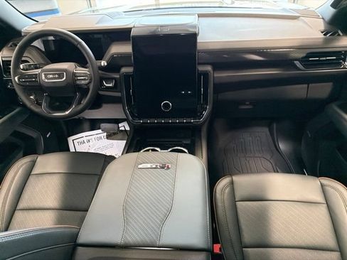Used 2026 GMC Yukon AT4 w/ LPO, Floor Liner Package AWD/4WD image 24