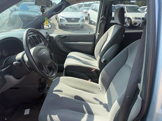 Used 2005 Chrysler Town & Country Touring FWD image 23