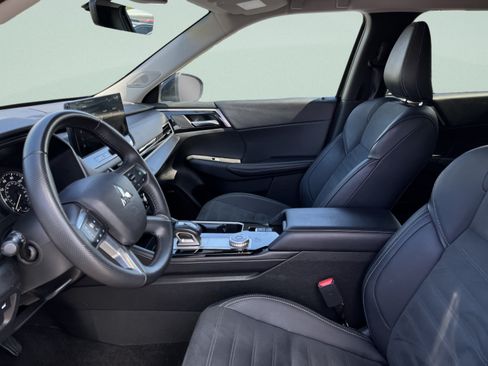 Used 2025 Mitsubishi Outlander SE AWD/4WD image 15