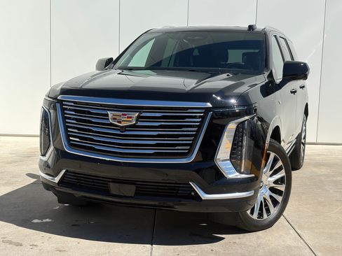 Certified 2025 Cadillac Escalade Premium Luxury Platinum AWD/4WD image 1