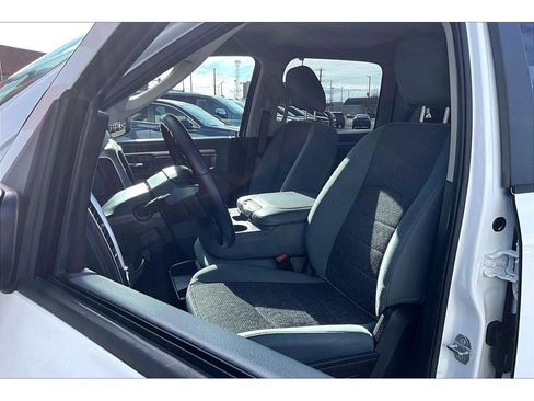 Used 2019 RAM 1500 Classic SLT w/ Luxury Group image 26