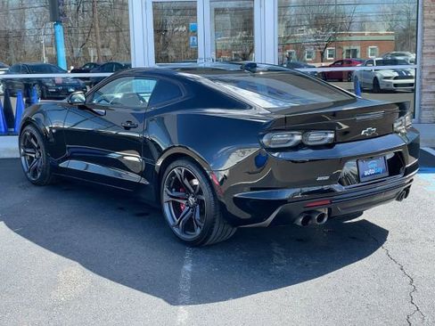 Used 2020 Chevrolet Camaro SS image 2