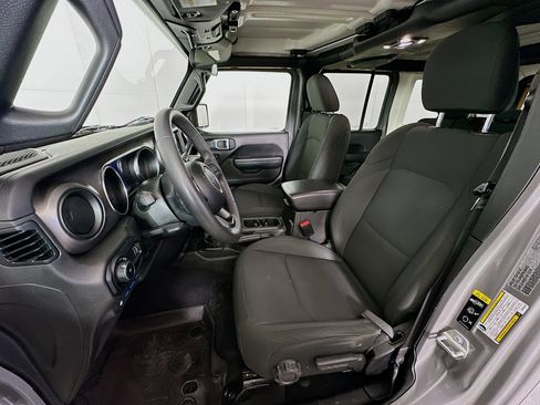 Used 2023 Jeep Wrangler Unlimited image 13