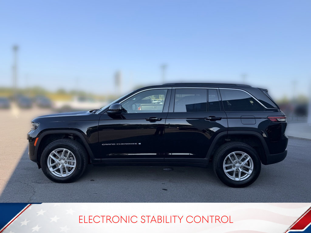 Used 2024 Jeep Grand Cherokee Laredo X AWD/4WD image 9