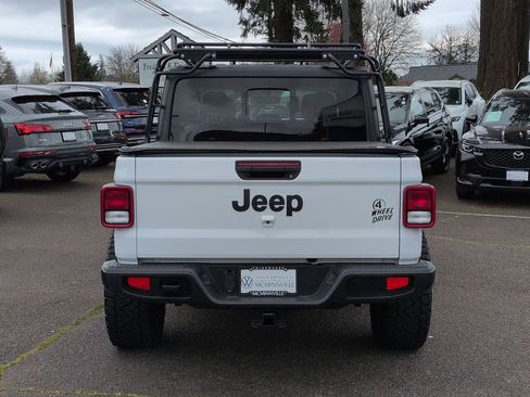 Used 2022 Jeep Gladiator Willys image 4