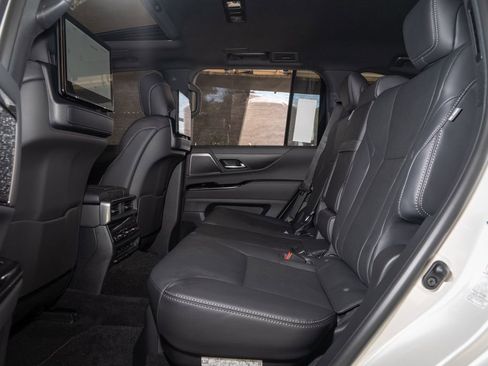 New 2026 Lexus LX 700h Luxury image 19