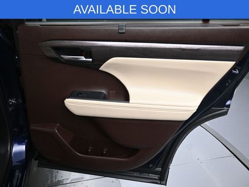 Used 2022 Toyota Highlander Limited AWD/4WD image 36