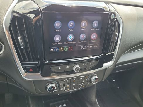 Used 2023 Chevrolet Traverse LT FWD image 13