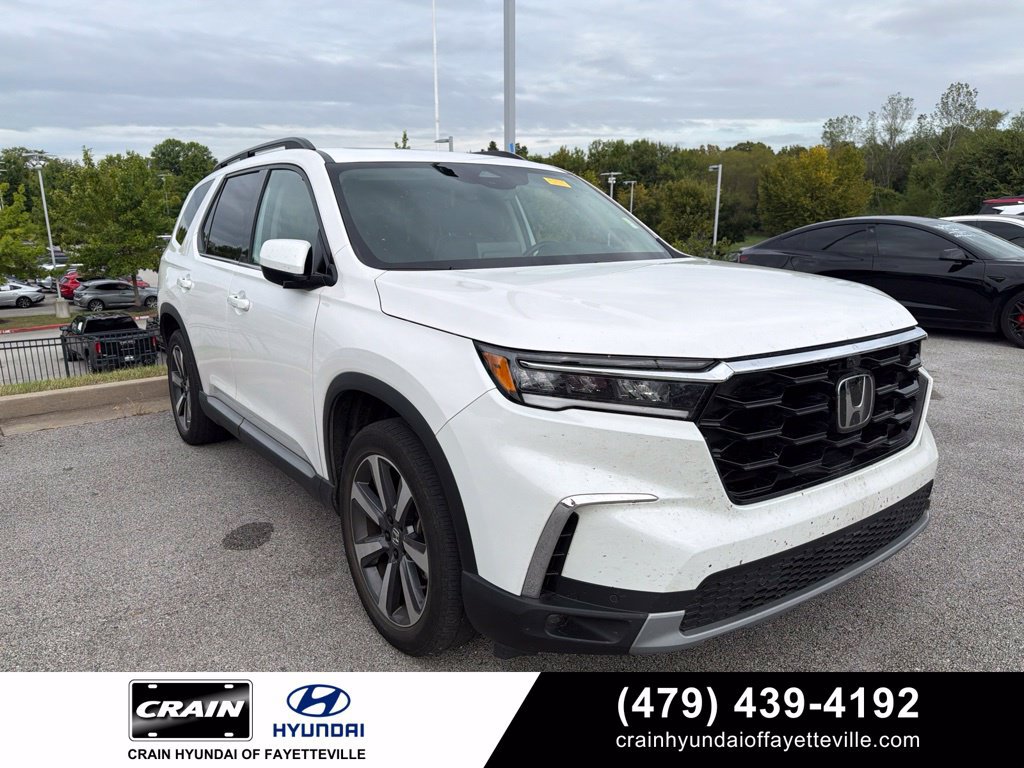 Used 2025 Honda Pilot Elite image 1