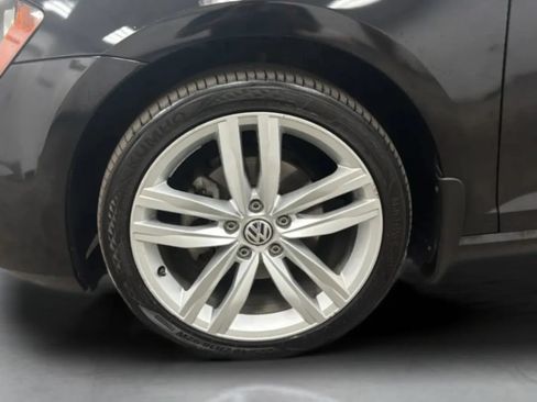 Used 2017 Volkswagen Golf SEL FWD image 28