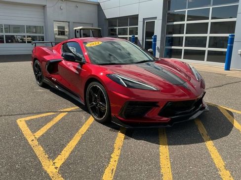 Used 2024 Chevrolet Corvette Stingray Premium Cpe w/ Z51 Performance Package RWD image 2