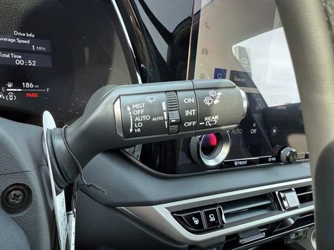 New 2026 Lexus RX 450h AWD image 18