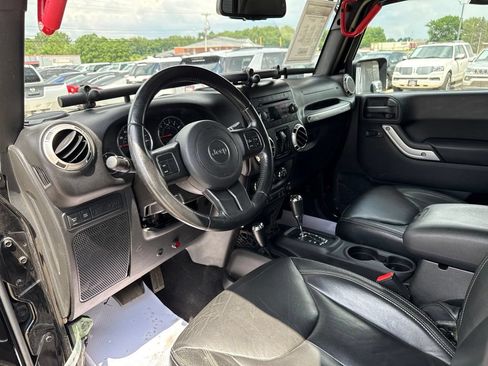Used 2016 Jeep Wrangler Rubicon w/ Power Convenience Group AWD/4WD image 34