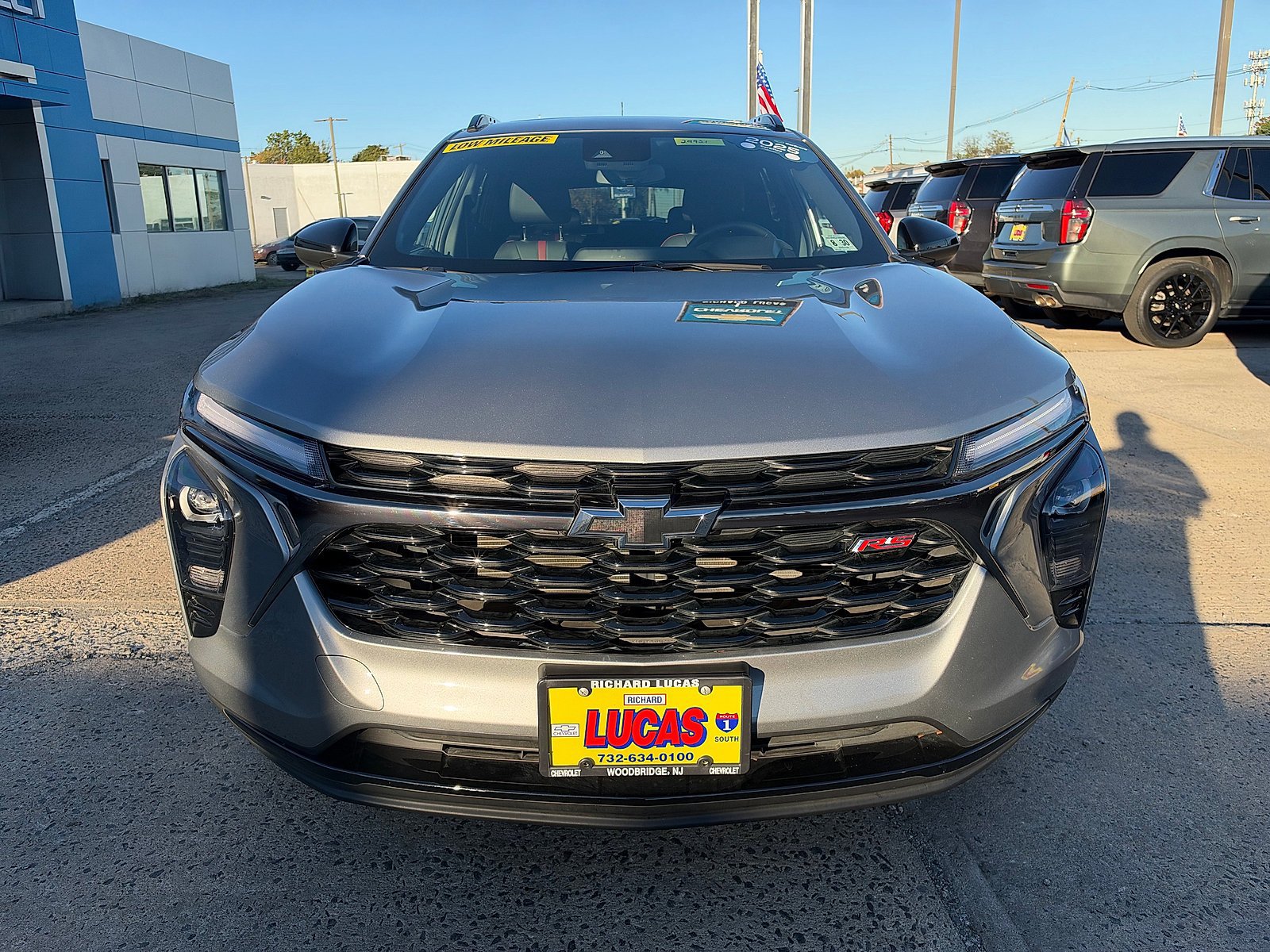 Used 2025 Chevrolet Trax RS w/ Sunroof Package FWD image 3