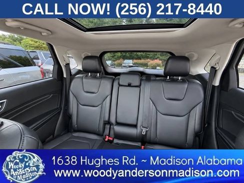 Used 2018 Ford Edge Titanium w/ Equipment Group 301A AWD/4WD image 8