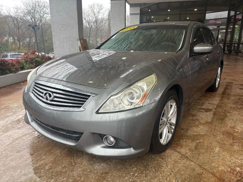 Used 2013 INFINITI G37 G37x Sedan 4D w/ Premium Pkg image 3
