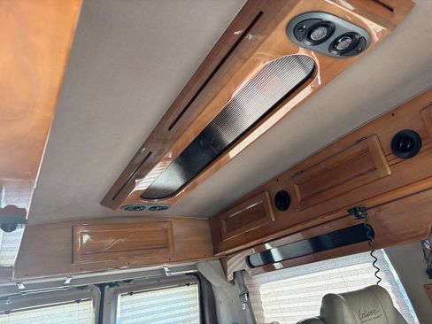 Used 1999 Ford E-250 and Econoline 250 image 10