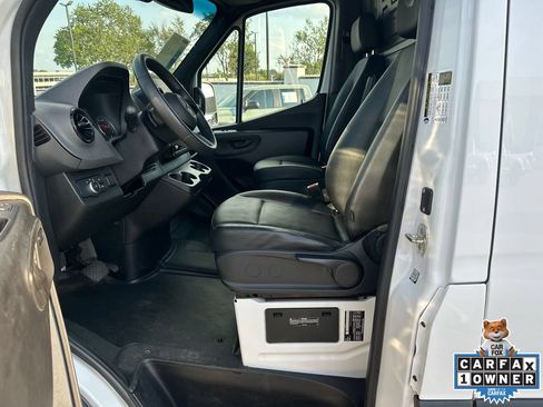 Used 2025 Mercedes-Benz Sprinter 2500 image 9