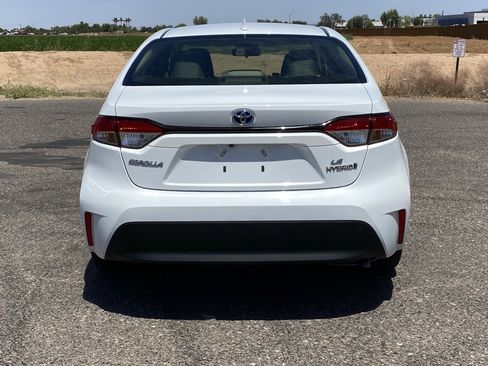 Used 2024 Toyota Corolla LE FWD image 4