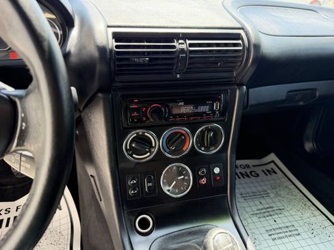 Used 2000 BMW Z3 2.5i RWD image 14