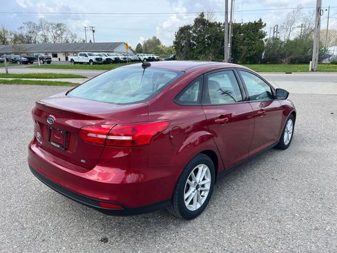 Used 2016 Ford Focus SE w/ SE Cold Weather Package FWD image 5