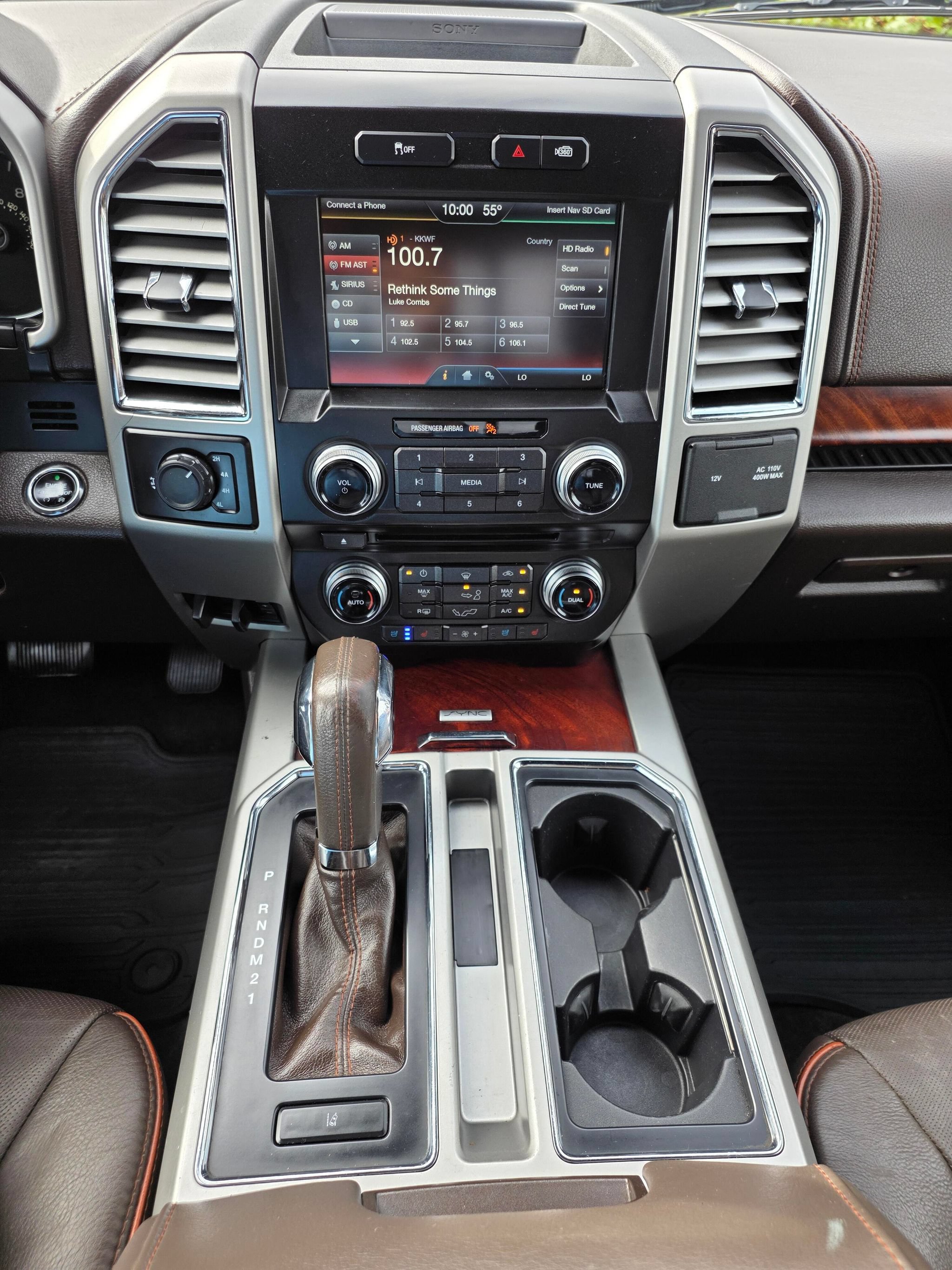 Used 2015 Ford F150 King Ranch w/ Equipment Group 601A Luxury AWD/4WD image 21