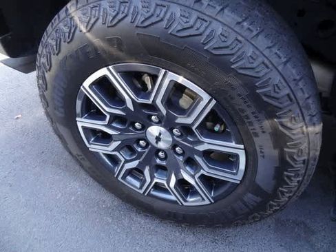 Used 2024 Chevrolet Colorado Z71 w/ Advanced Trailering Package image 9