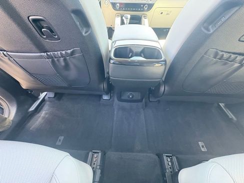 Certified 2024 Kia Telluride S w/ S Sunroof Package AWD/4WD image 28