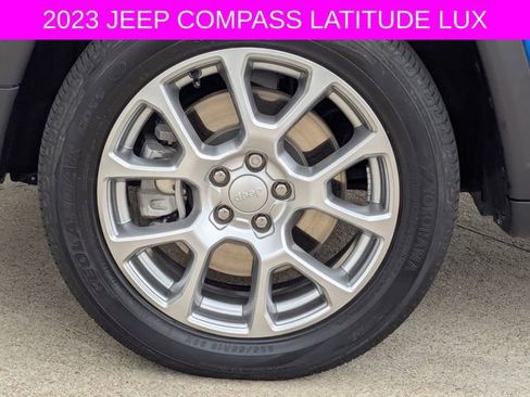 Used 2023 Jeep Compass Latitude w/ Sun and Sound Group image 10