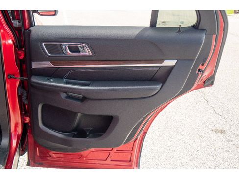 Used 2018 Ford Explorer Limited w/ Equipment Group 301A AWD/4WD image 23
