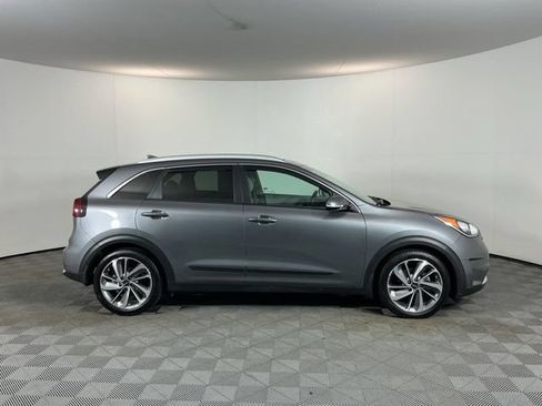 Used 2017 Kia Niro Touring w/ Advanced Technology Package FWD image 4