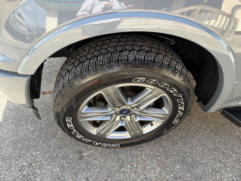 Used 2019 Ford F150 Lariat image 14