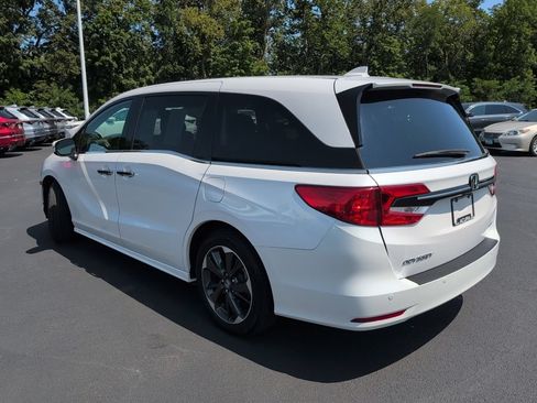 Used 2024 Honda Odyssey Elite image 3