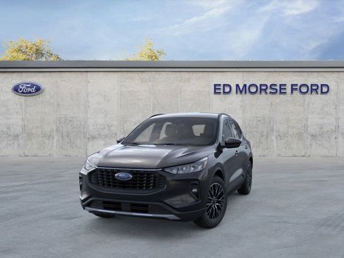New 2025 Ford Escape SE image 2