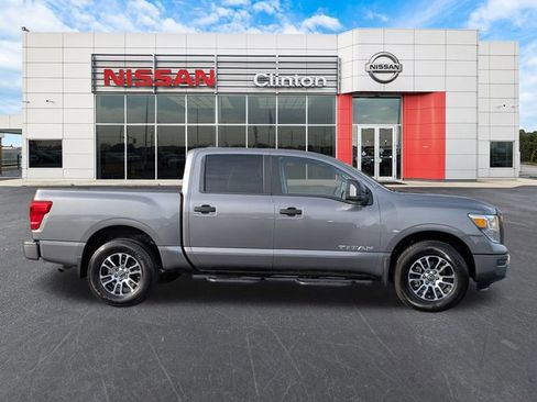 Certified 2024 Nissan Titan SV w/ SV Convenience Package image 2