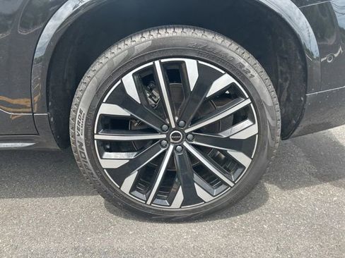Certified 2025 Volvo XC90 B6 Plus AWD/4WD image 9