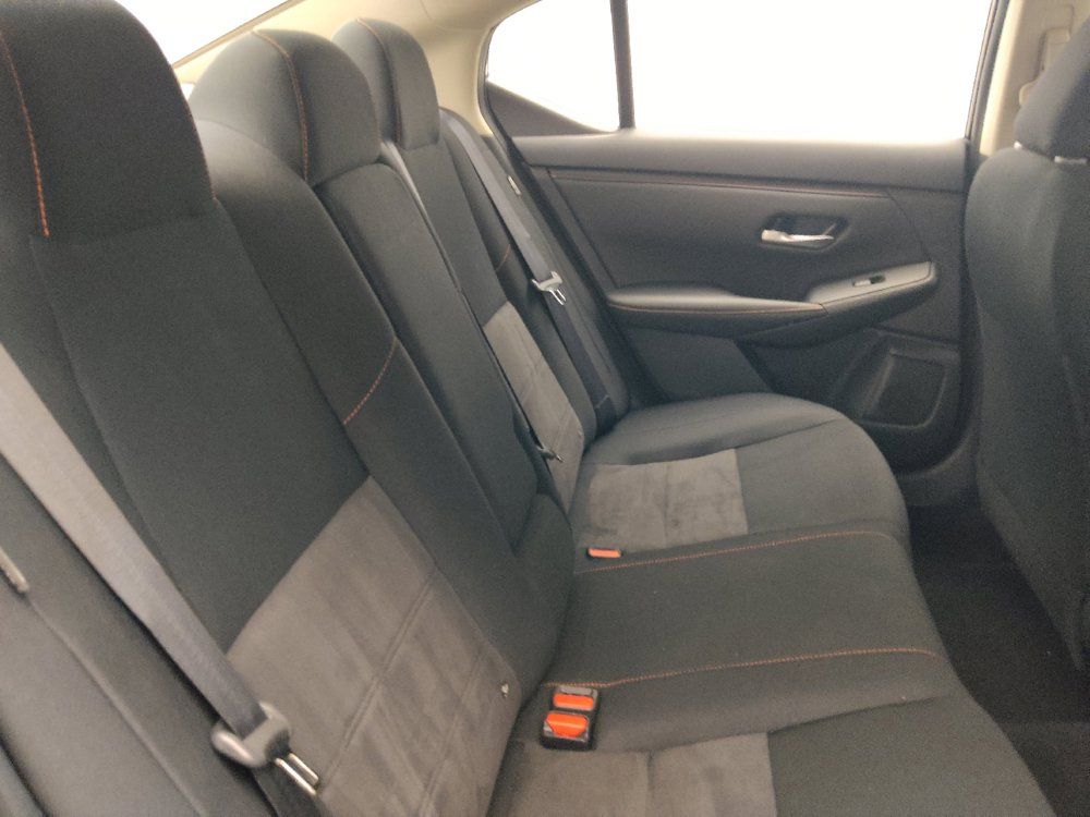 Used 2025 Nissan Sentra SR FWD image 19