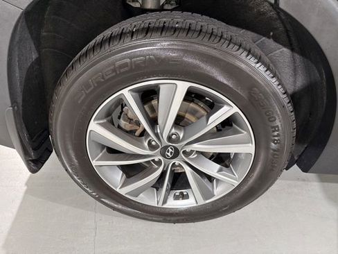 Used 2020 Hyundai Santa Fe Limited image 12