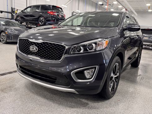 Used 2016 Kia Sorento EX image 30