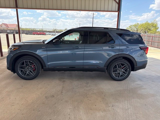 New 2026 Ford Explorer ST-Line w/ ST-Line Street Pack RWD image 4