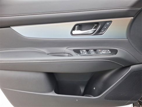 New 2025 Nissan Murano SL image 11