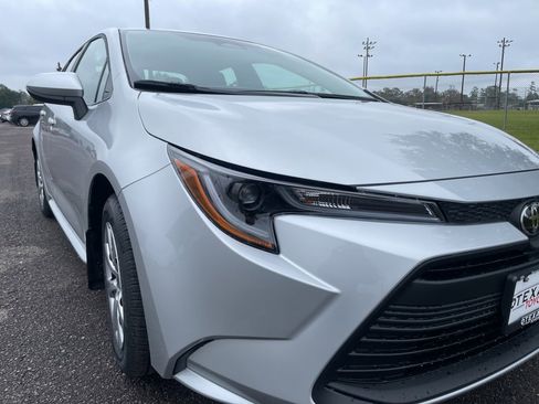 New 2026 Toyota Corolla LE image 9