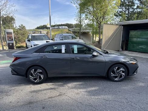 New 2026 Hyundai Elantra Limited FWD image 8