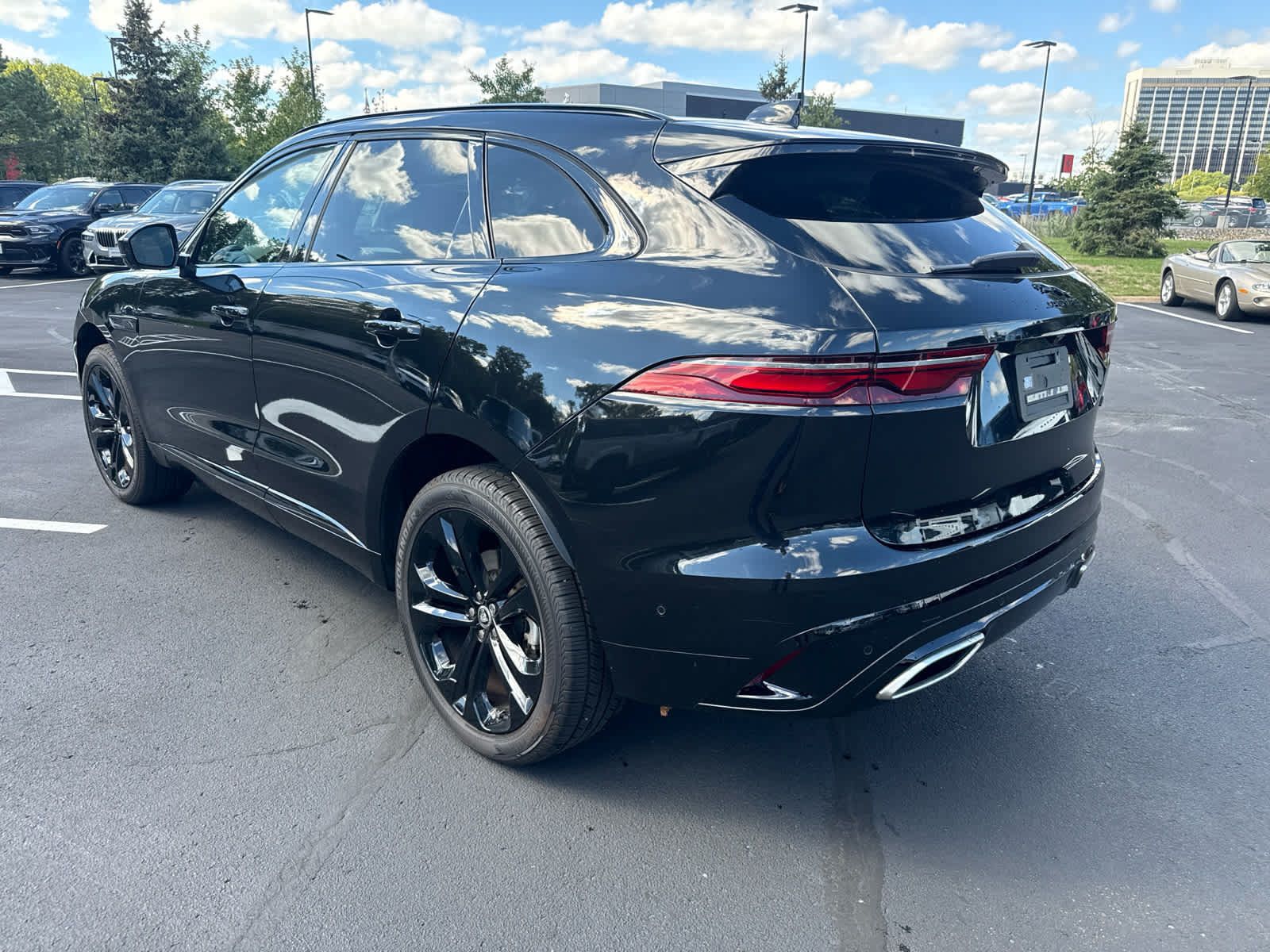 Used 2026 Jaguar F-PACE R-Dynamic S AWD/4WD image 3
