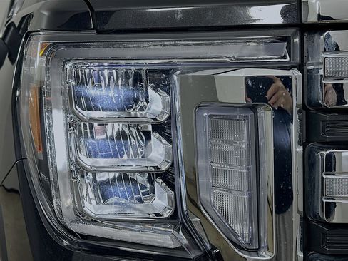 Used 2022 GMC Sierra 3500 SLT w/ SLT Premium Package image 40