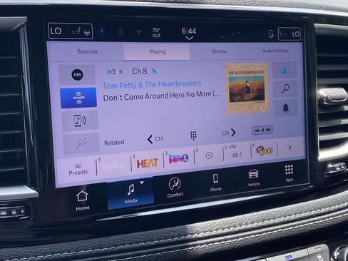 New 2027 Chrysler Pacifica Select FWD image 21