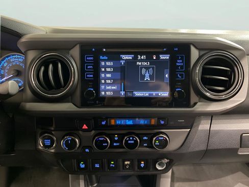 Used 2016 Toyota Tacoma SR image 16